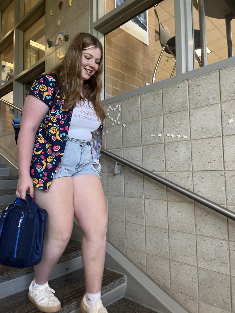 Freshman, Fiona Stieglitz, rushes to her next class