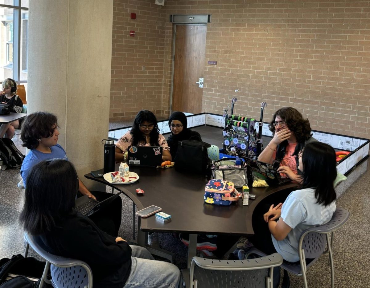 Students enjoying their lunch.